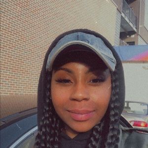 Meet your Posher, Daysia